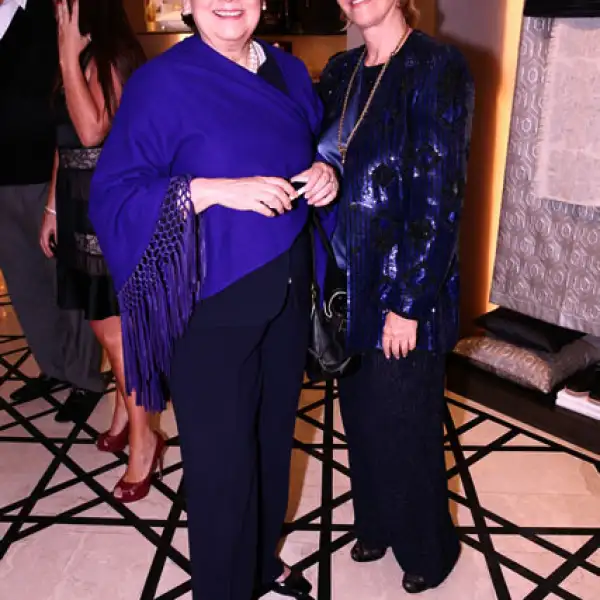 Sari Bermudes,Laura Cuevas