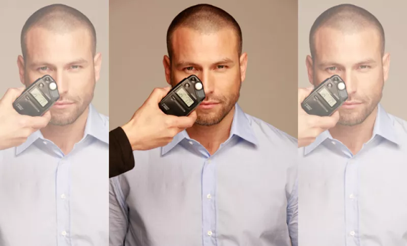 Te llevamos al detrás de cámaras de nuestra sesión de fotos de portada con uno de los galanes más codiciados del momento: Rafael Amaya.