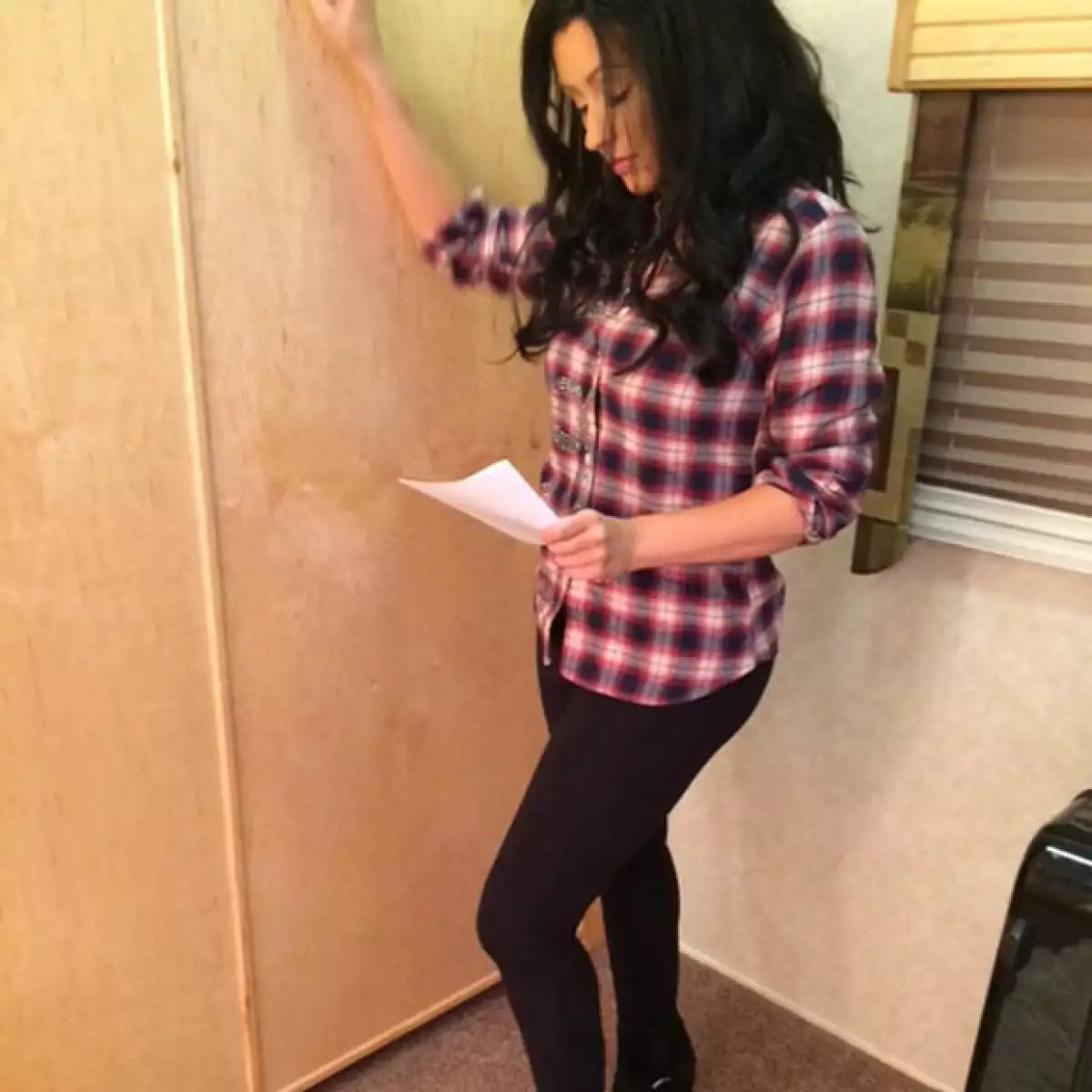 Tras anunciar su participación en la serie, la cantante norteamericana cambia su característico pelo güero para dar vida al personaje de Jade St. John.