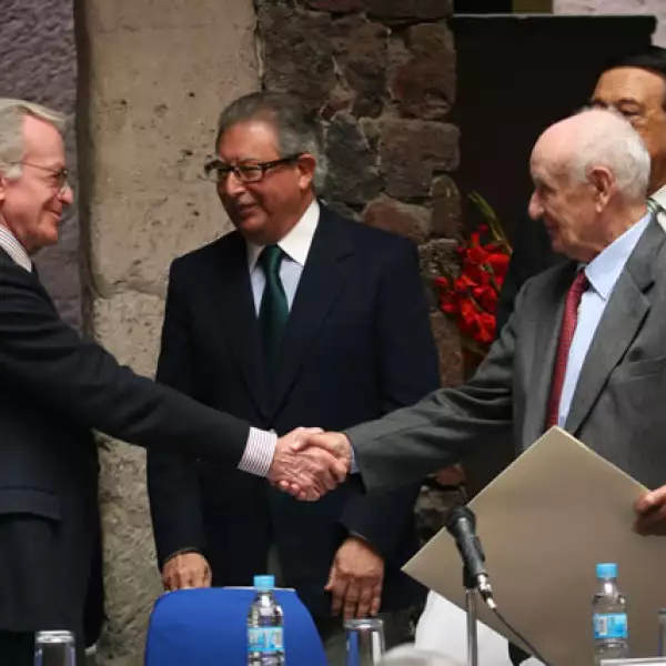 Homenaje a Jacobo Zabludovsky y Leon Davidoff.