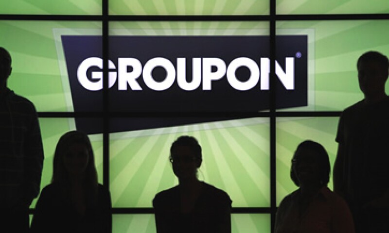 Groupon la regó al haber rechazado la oferta de adquisición de Google, según un analista. (Foto: AP)