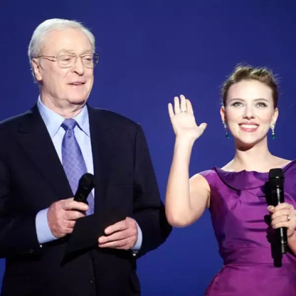 Scarlett Johansson y Michal Caine fueron los encargados de conducir el evento.