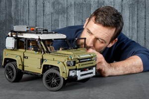 Defender Lego.jpg
