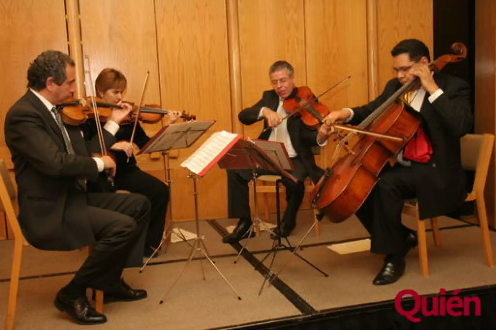 Músicos, cuarteto de cuerdas
