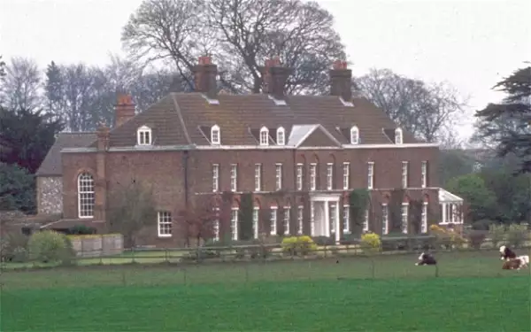 La residencia Anmer Hall fue obsequiada por la reina a la pareja Real.