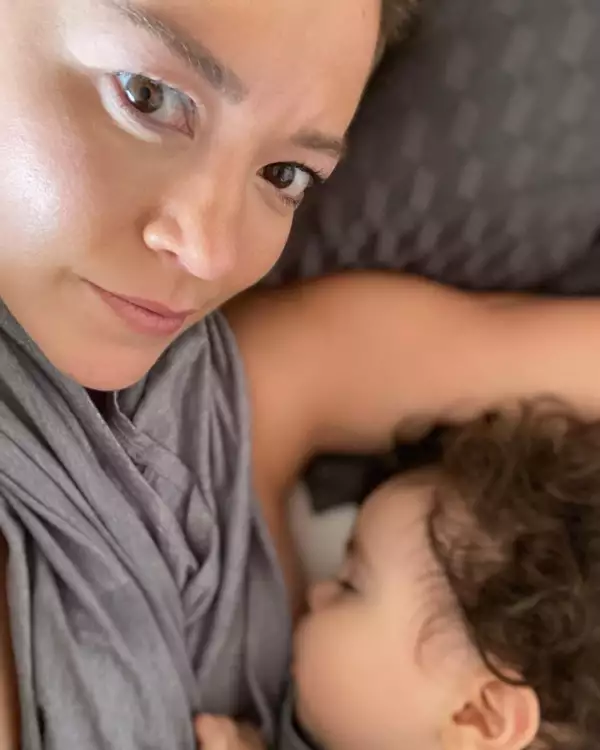 Fernanda Castillo y su hijo