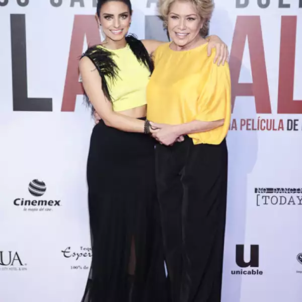 Aislinn Derbez y Gabriela Michel