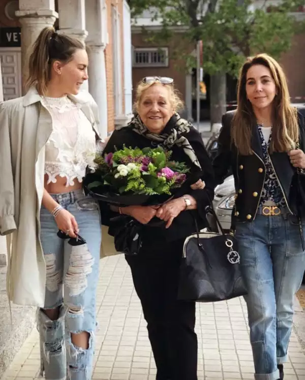 Belinda, Juana Moreno y Belinda Schull