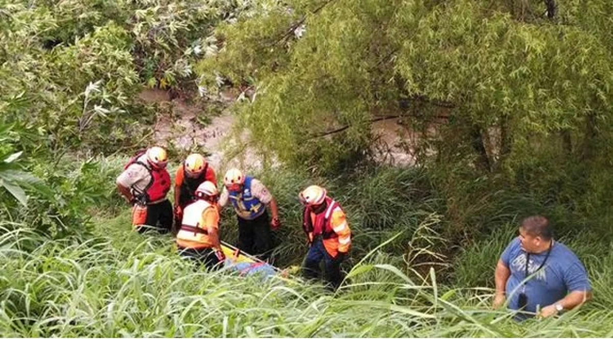 Elementos de protección civil encontraron el cuerpo de una mujer