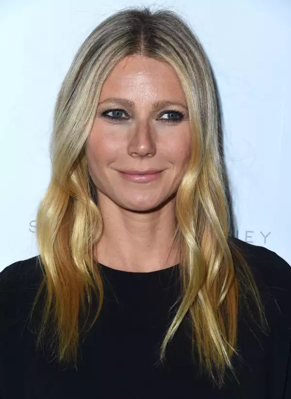 Gwyneth logra su pelo perfecto con esponja vegetal, la cual es utilizada como estropajo.