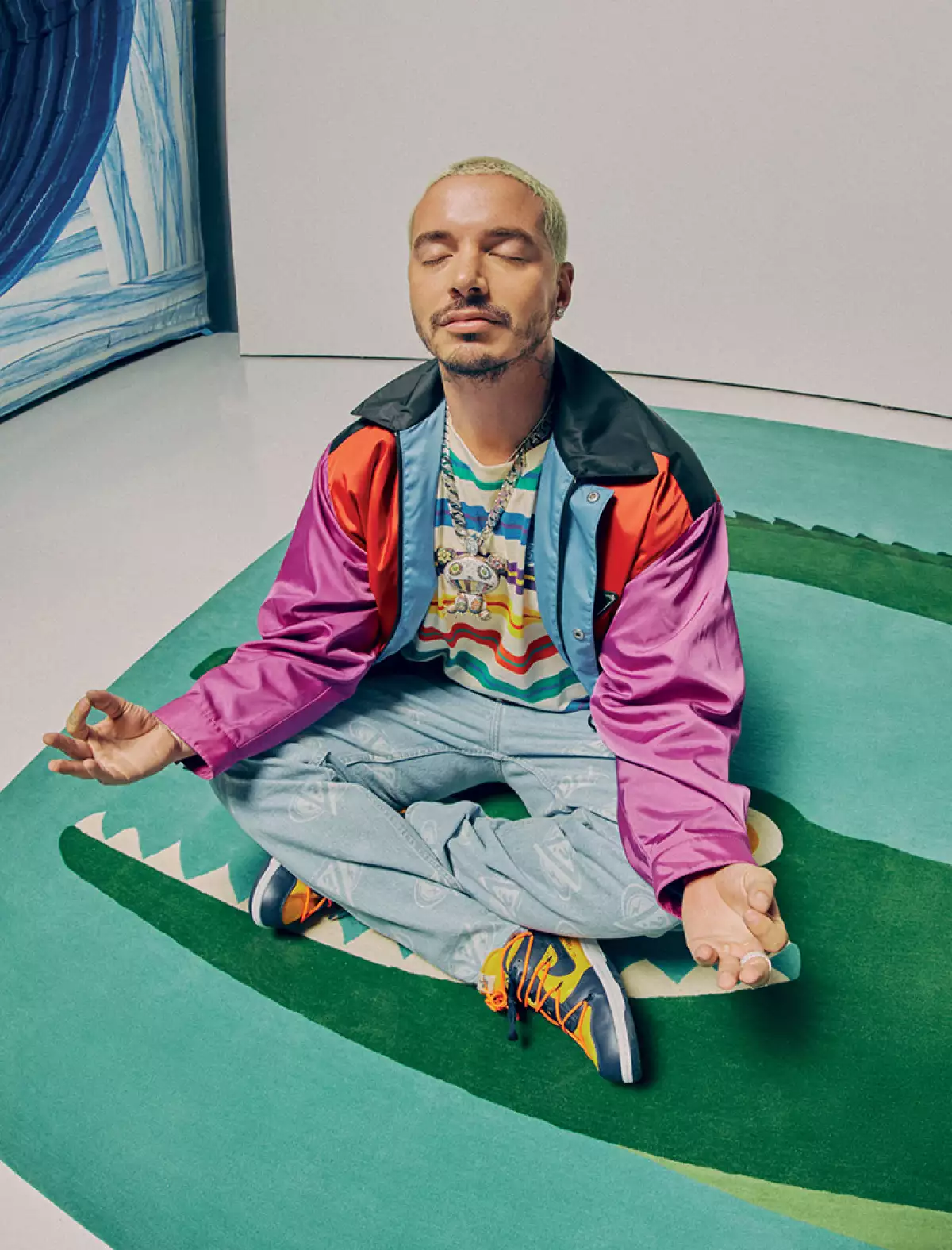 j-balvin-guess-elle-man-colores-3