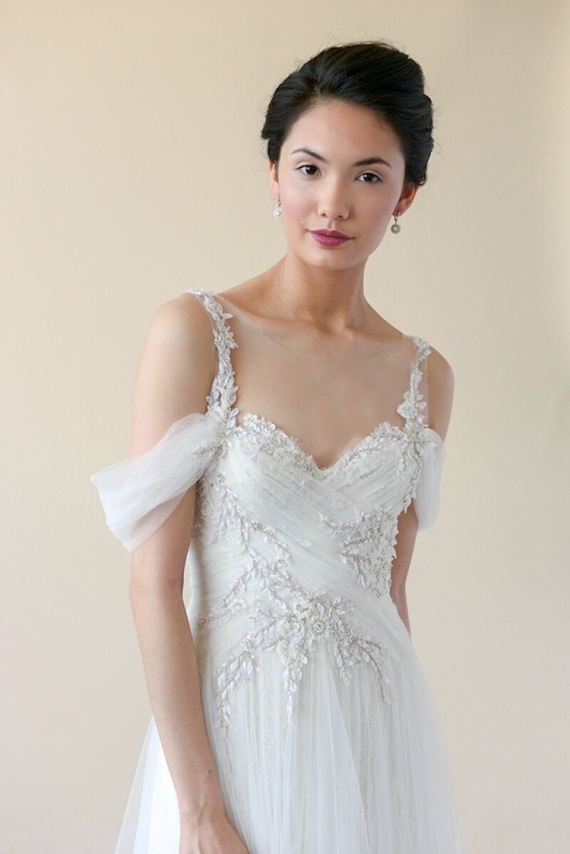 Ligero y elegante, el vestido es ideal para una boda en las costas del Pacífico mexicano.