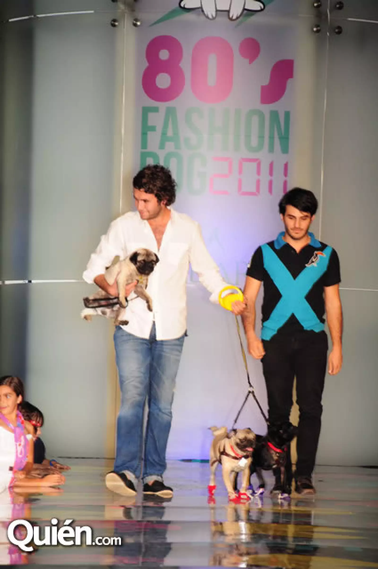 Desfile Perros con sus dueños
