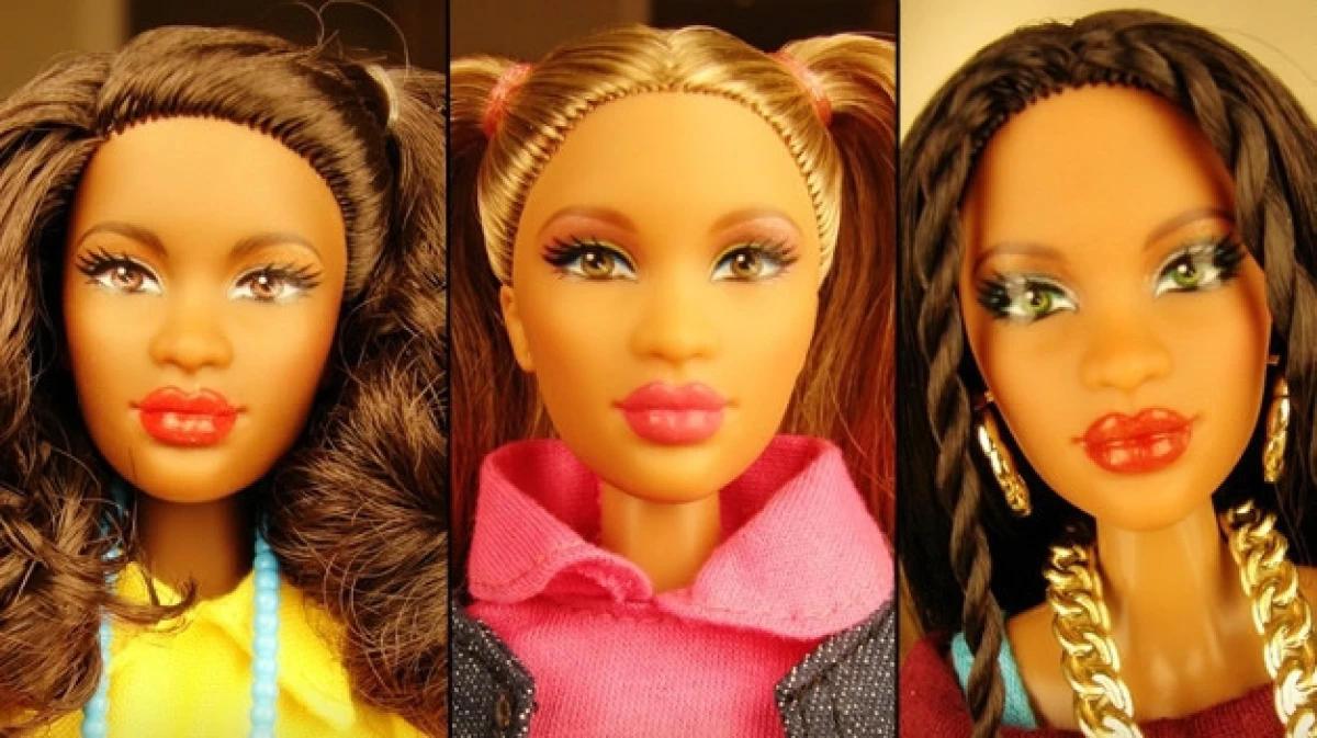 Kimani, Valencia y Dahlia son las muñecas multiculturales creados por el ex diseñador de Barbie Stacey McBride-Irby.