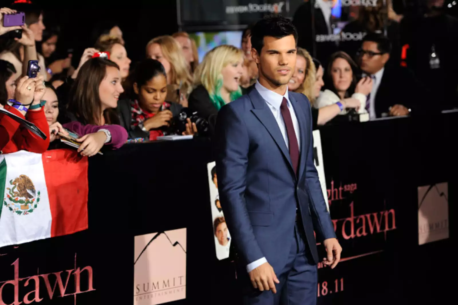 Taylor Lautner (Jacob Black).