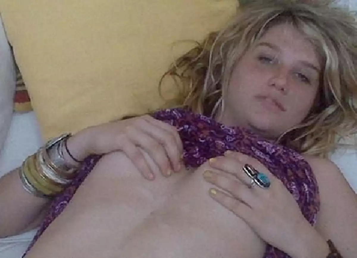 Kesha no se salvó de los hackers se sumó a la lista de las famosas que son invadidas en su intimidad.