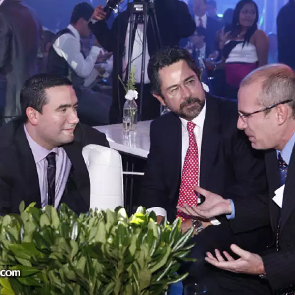 Benjamin Menclaza,Carlos Septien,Alexis Lippert