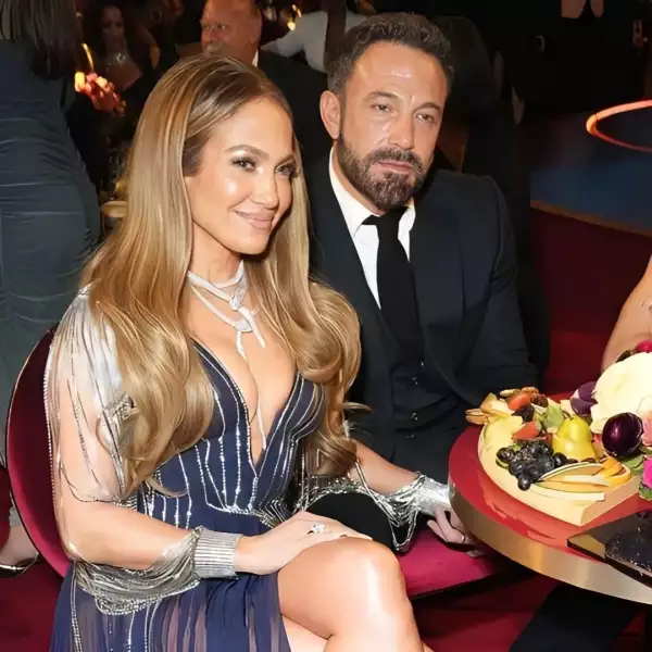 Ben Affleck reacciona a los memes que le hicieron en los Grammy