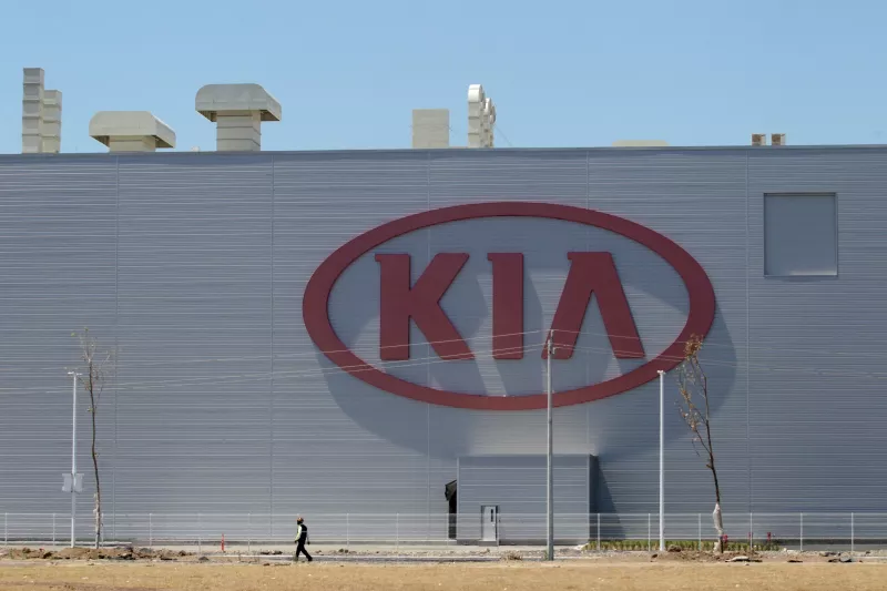 Las autoridades de NL y Kia buscan un acuerdo por la primera planta de la armadora en el país.