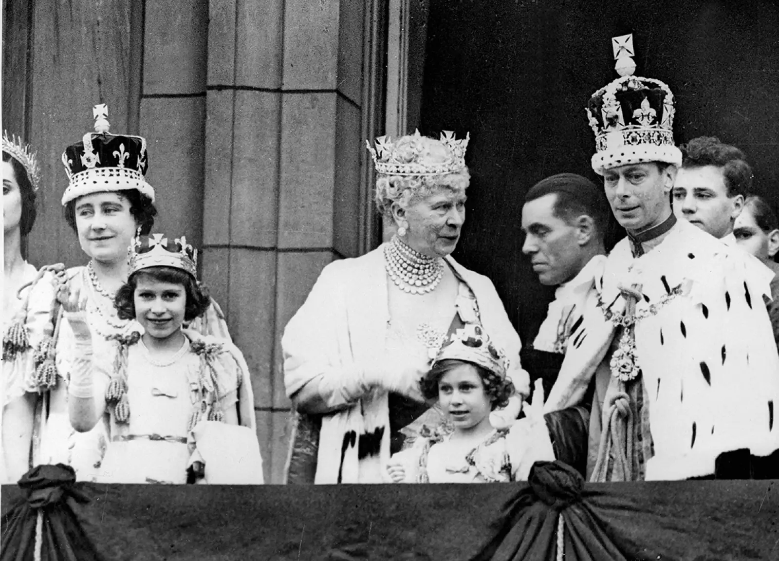 LONDRES - COURONNEMENT DE GEORGE VI