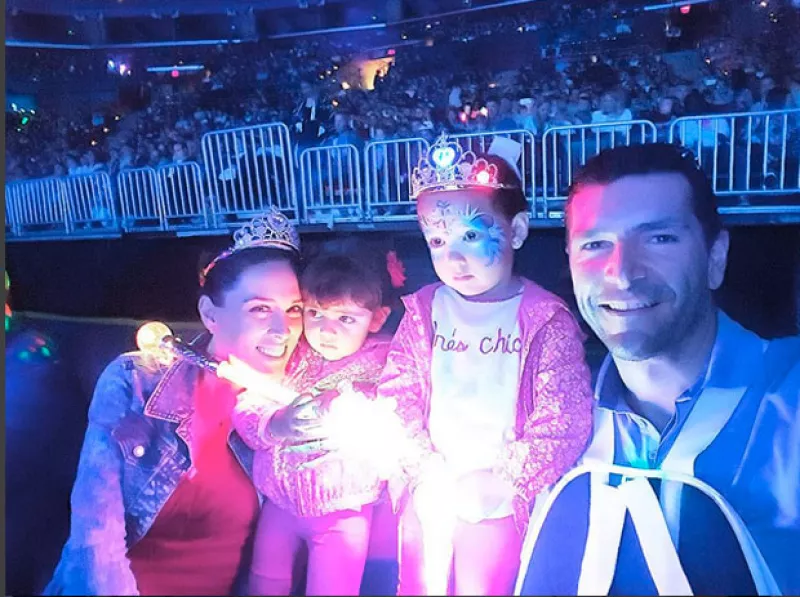 ¡Es increíble cómo pasa el tiempo! Parece que fue ayer cuando Martín Fuentes y la conductora tapatía le dieron la bienvenida a Jackita, quien hoy cumple tres años y lo celebra con fiesta.