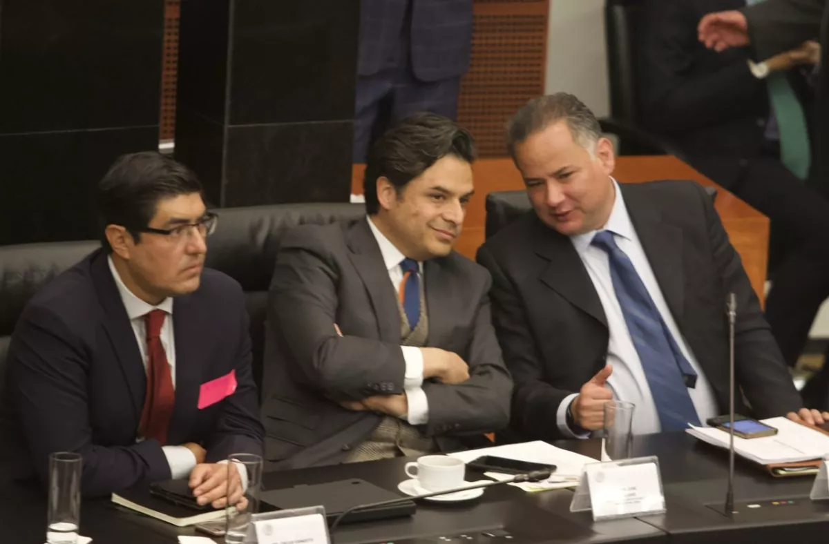 Zoé Robledo y Santiago Nieto