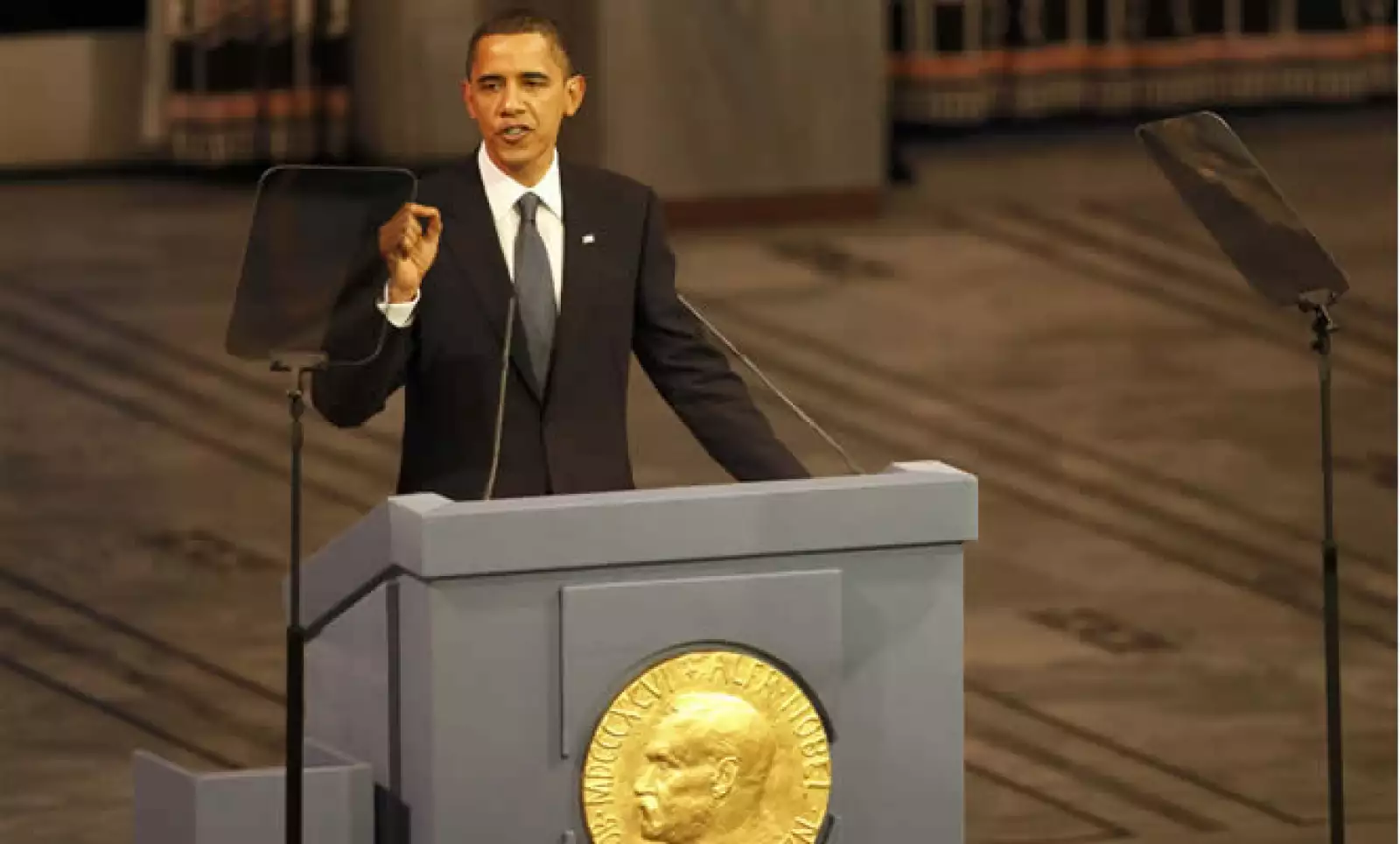 Obama recibió el jueves el Premio Nobel de la Paz; el eje principal de su discurso de aceptación fue la guerra, justificó sus causas y aseguró que tiene un valor moral dentro del panorama global actual.