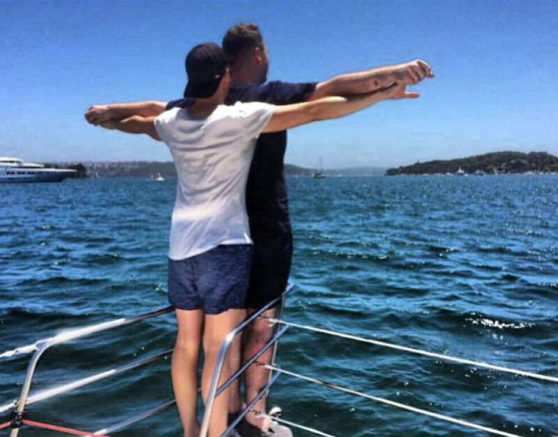 El momento Titanic no pudo faltar durante las últimas vacaciones de Sam Smith y su novio.