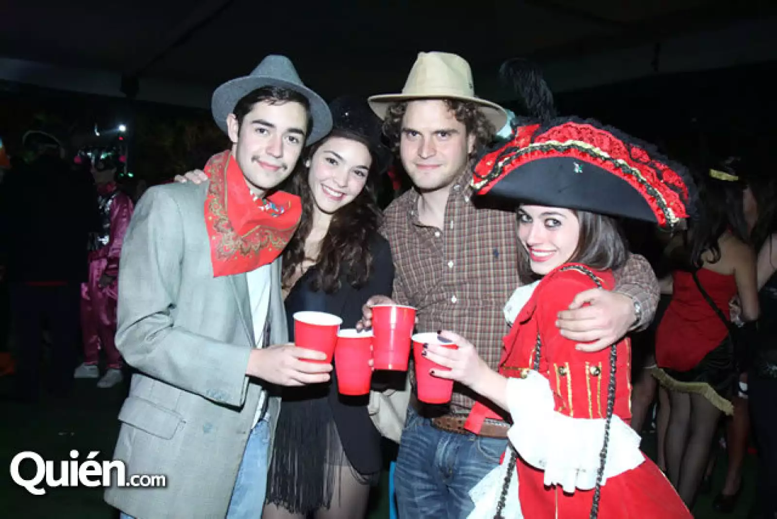 Eduardo Cárdenas,Sofía Julián,Carlos Azcarate,Michelle Lopez.