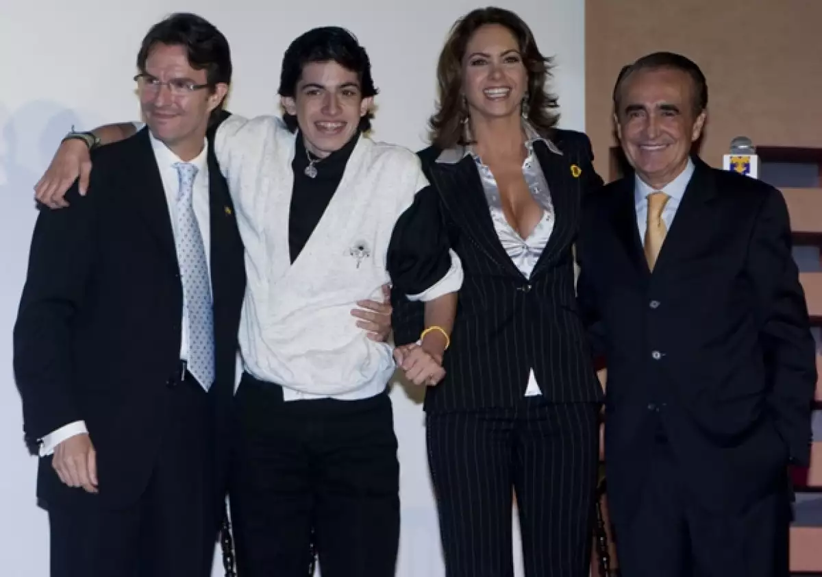 Aquí con Fernando Landeros y Pedro Ferriz de Con durante la presentación.