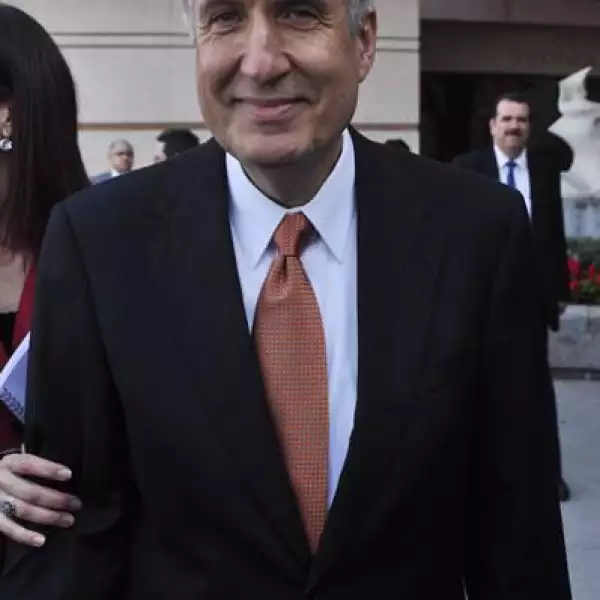 Profesor David Noel Ramírez