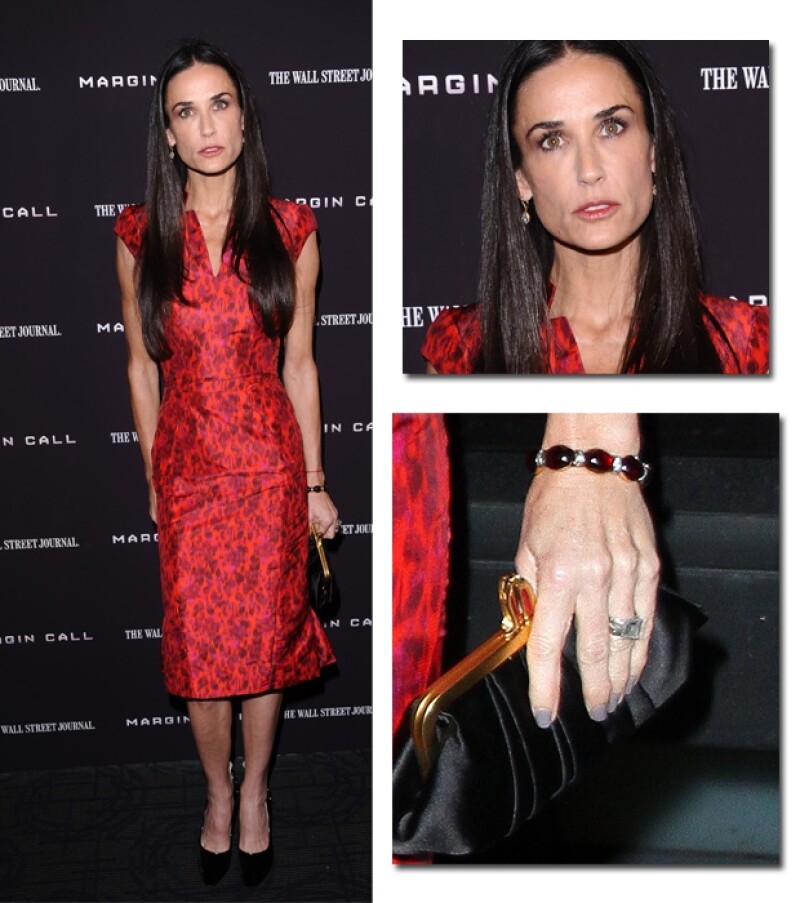 Demi Moore sigue usando su anillo de casada.