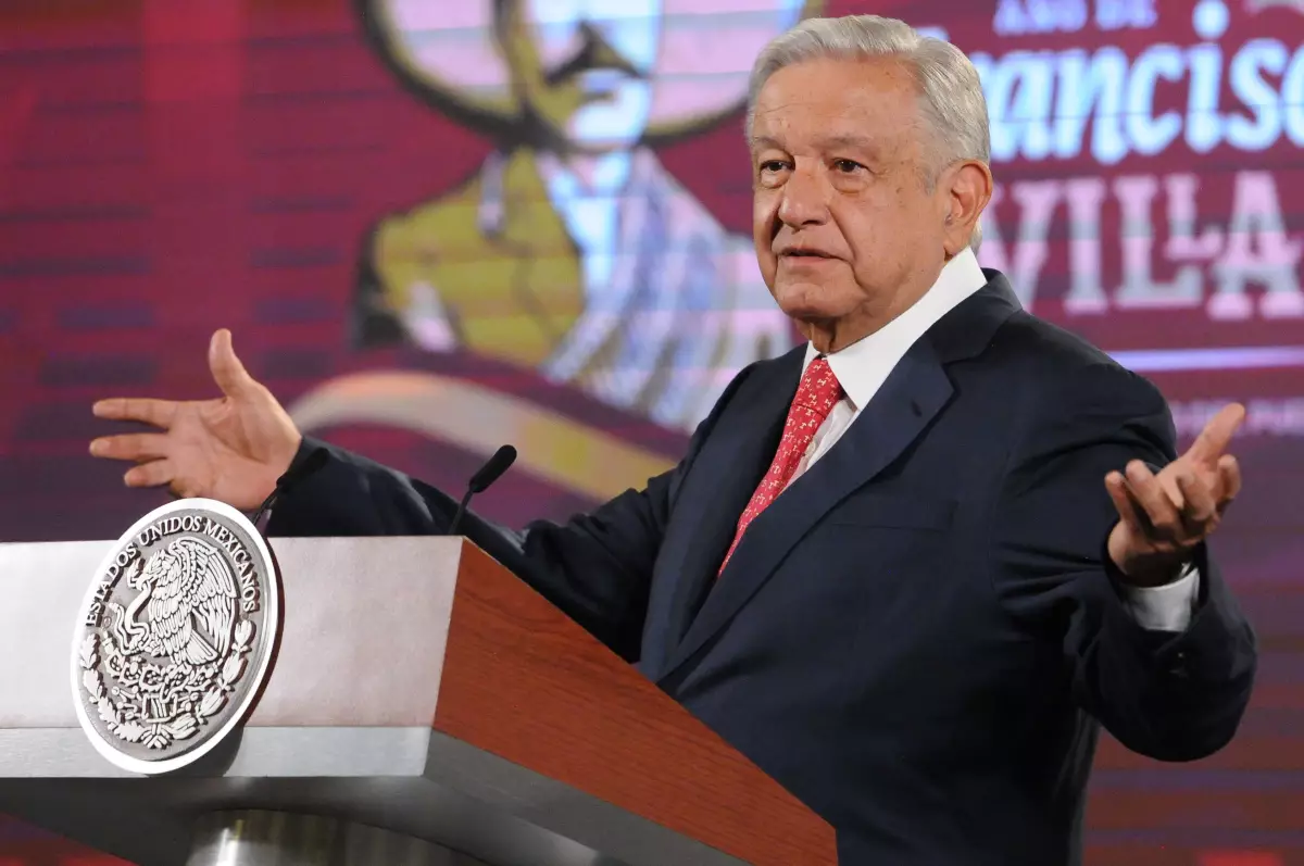 Andrés Manuel López Obrador, presidente de México, responde a la prensa durante la conferencia mañanera.