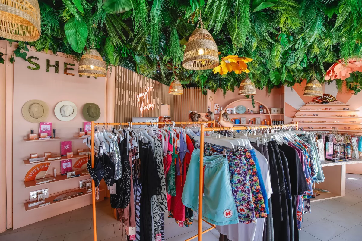 H&M demanda a Shein por derechos de autor. 