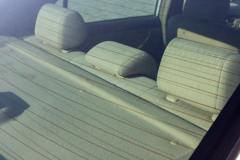 lineas-en-el-parabrisas