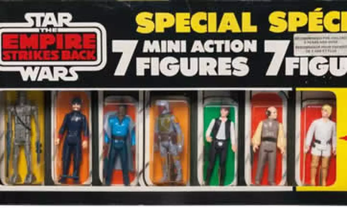 Una caja de 7 muñequitos de personajes de Star Wars fue vendido por 32,500 dólares (Foto: Twitter/@Sothebys)