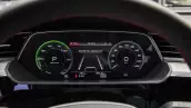 Cómo es salir a carretera en un auto eléctrico y sin estaciones de carga
