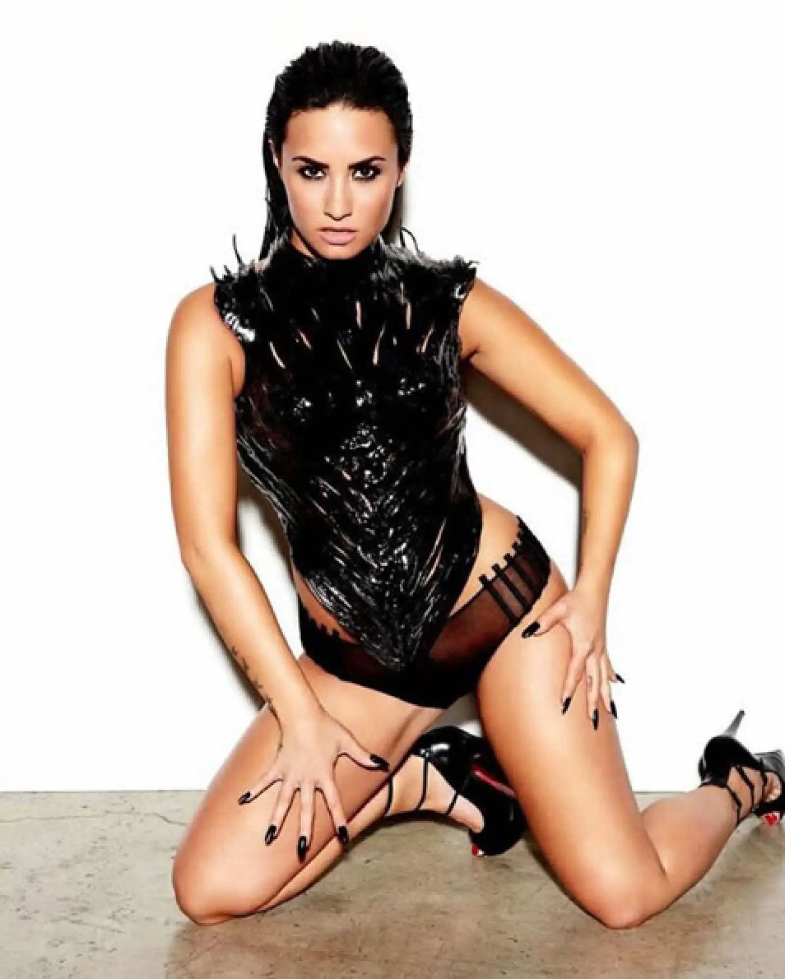 Demi Lovato demuestra que le vale lo que los body shamers digan y posa sexy para todos sus seguidores.