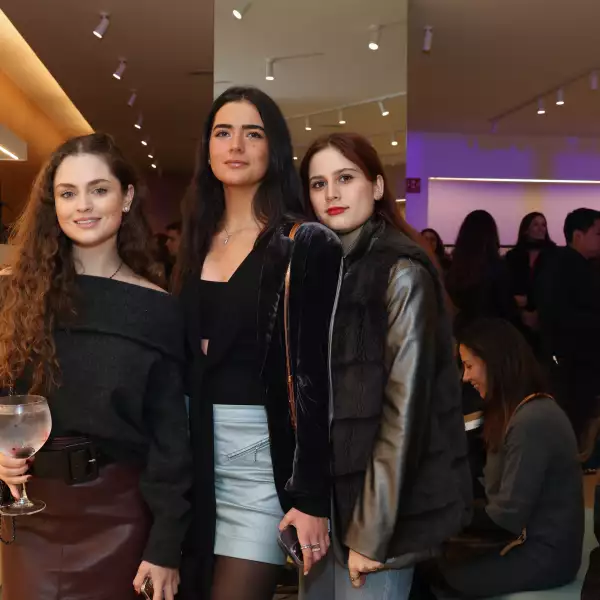 María Puente , Natasha Schroeder y Paula Prieto 
