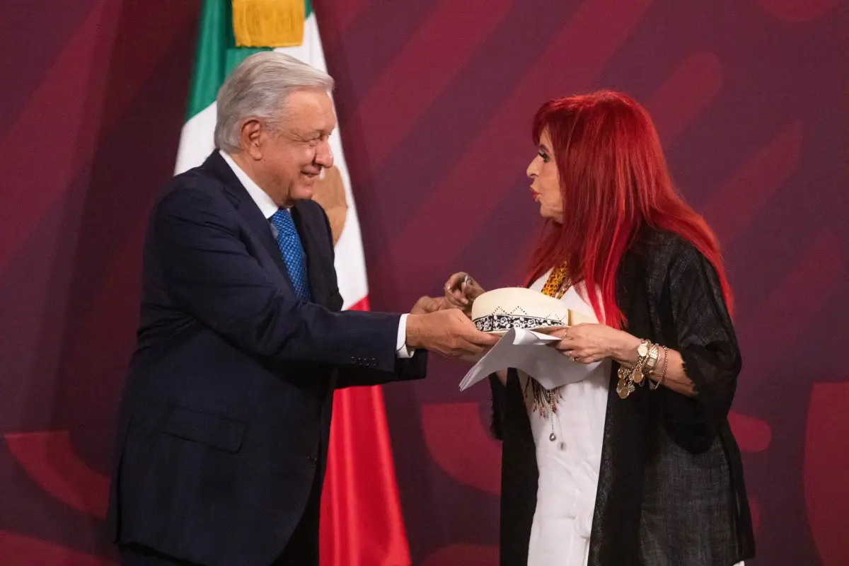 AMLO y Layda Sansores-1