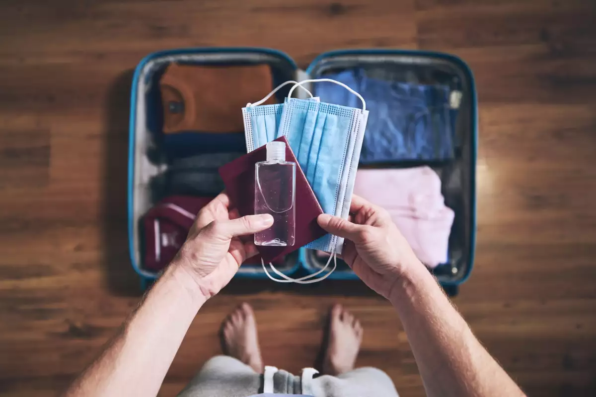Conoce el mejor cubrebocas que puedes usar para estar protegido en tus viajes en avión.
