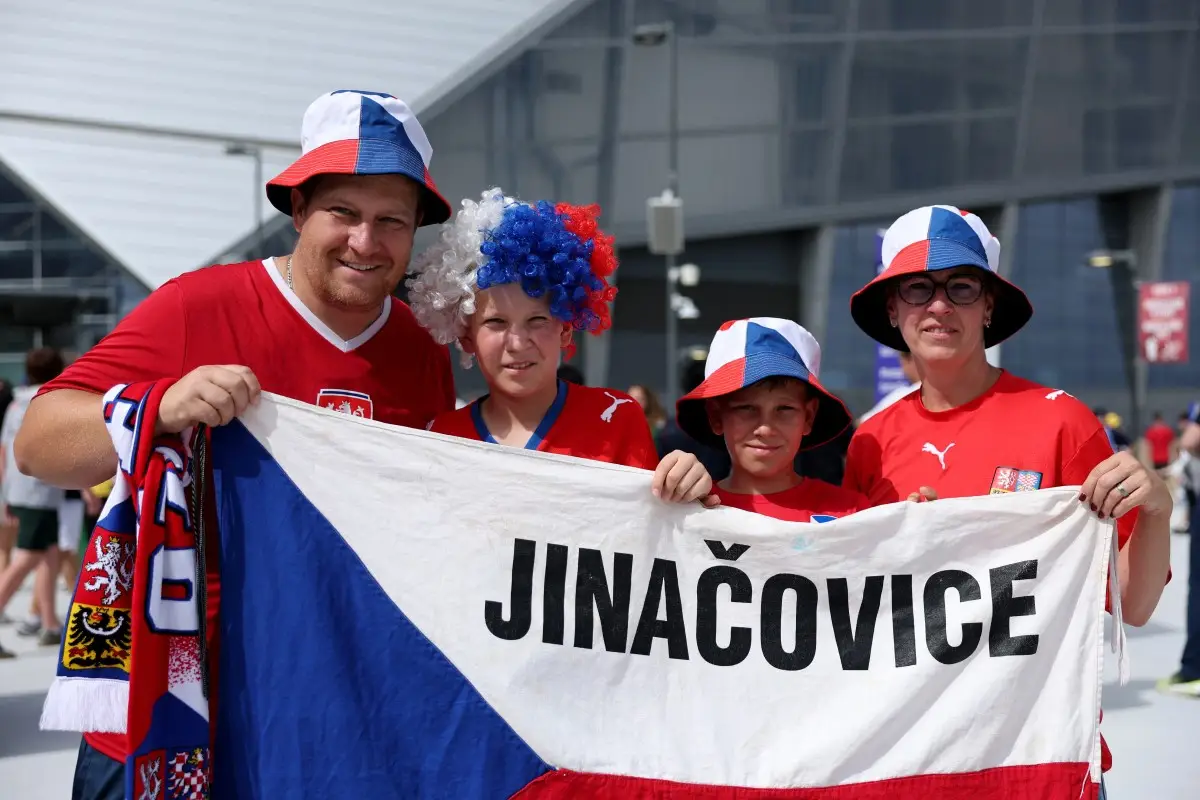 Los fanáticos de Chequia llegan antes del partido del Grupo A de la Copa Mundial de la FIFA 2026 entre Chequia y Sudáfrica en el Estadio de Atlanta el 18 de junio de 2026 en Atlanta, Georgia.