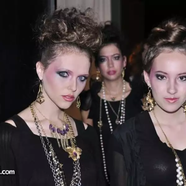 Pasarela a Beneficio de la Cruz Rosa