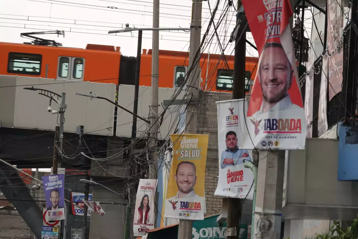 Propaganda Electoral sin retirar Iztapalapa -1