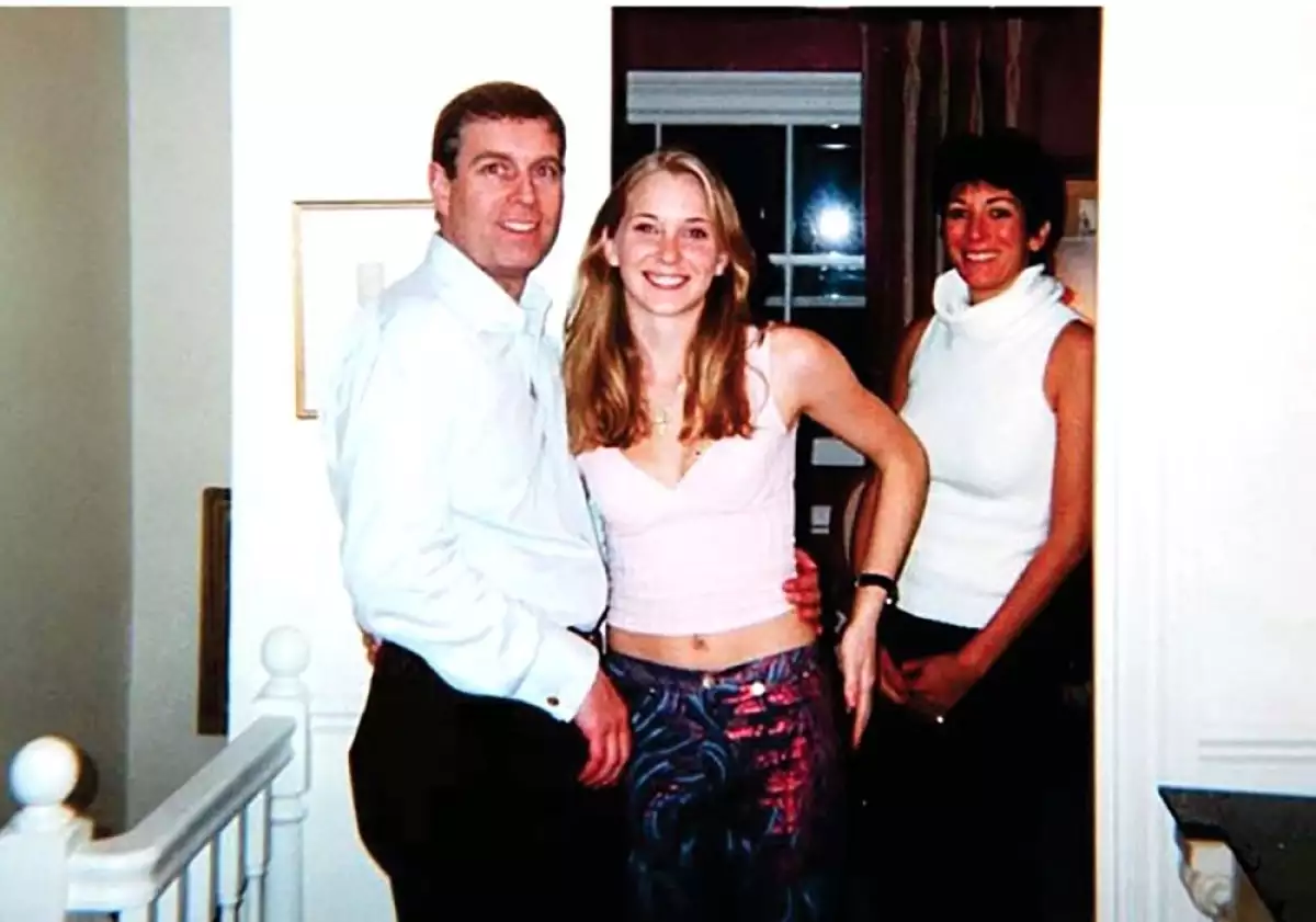 Príncipe Andrés, Virginia Roberts y Ghislaine Maxwell
