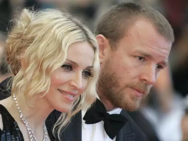 Diarios ingleses informaron que Madonna y Guy Ritchie habían llegado a un acuerdo en cuanto a sus finanzas,  propiedades y la custodia de sus hijos. Sin embargo, la publicista de la cantante, Liz Rosenberg,  negó el arreglo por medio de un comunicado.