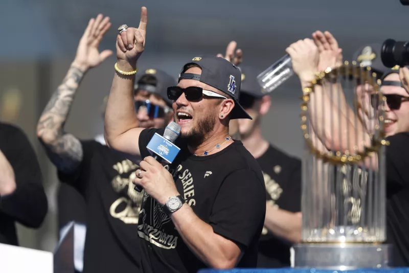 Los Angeles celebra a los Dodgers, su emblemático bicampeón de la Serie Mundial 