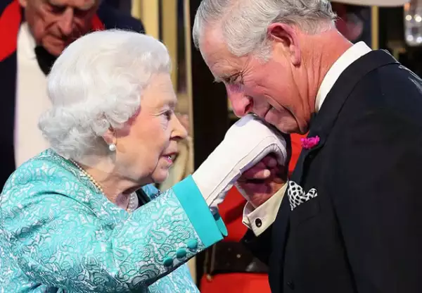 El principe Carlos escribió un gran tributo a su madre.