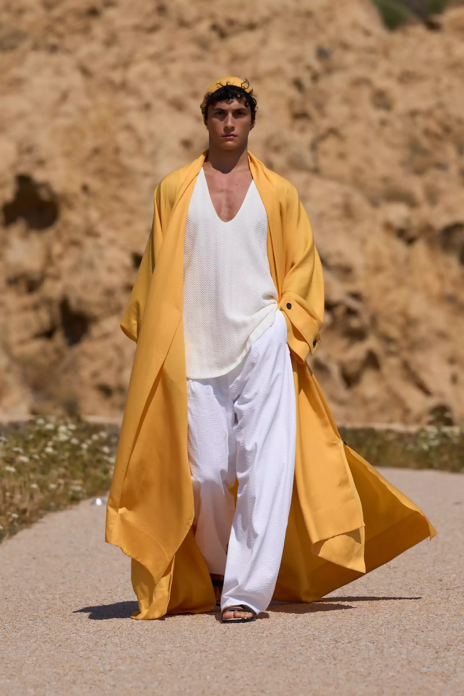 Jacquemus PO S27 006.jpg