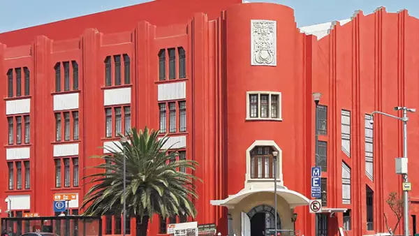 Fachada del Frontón en la Ciudad de México